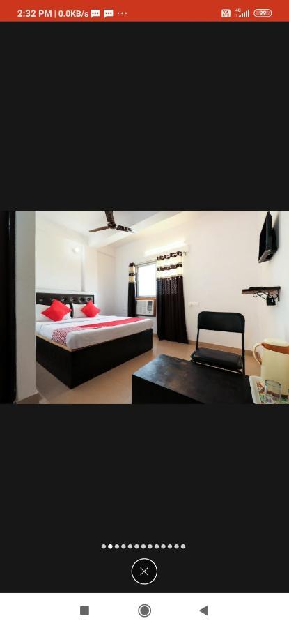 Hotel Pragya International Варанаси Екстериор снимка