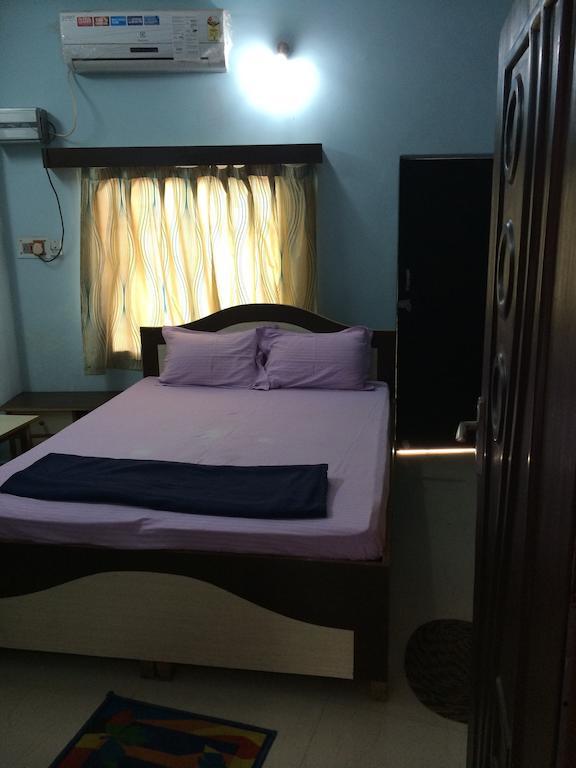 Hotel Pragya International Варанаси Стая снимка